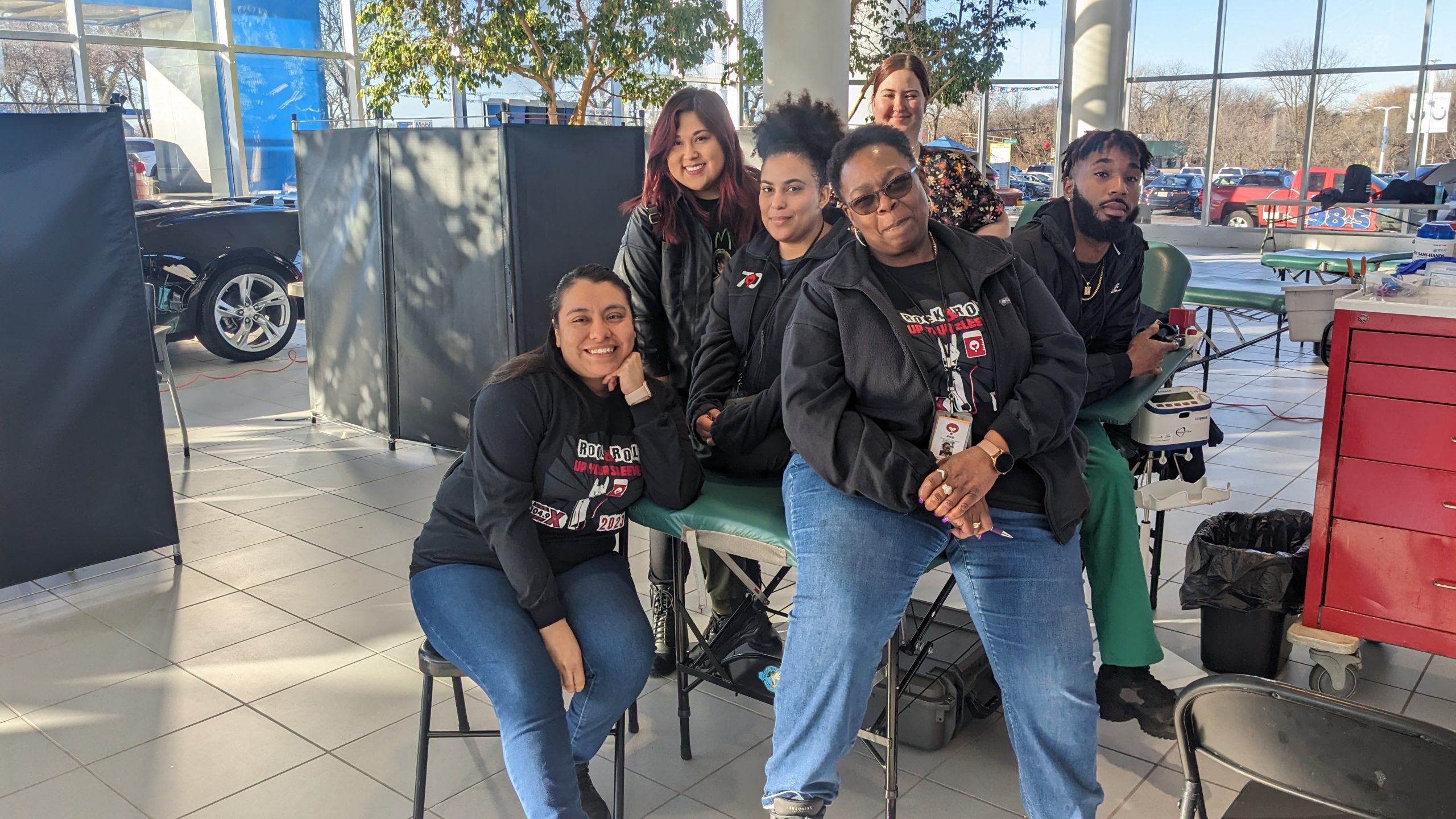 volunteers for blood drive at lou bachrodt bmw