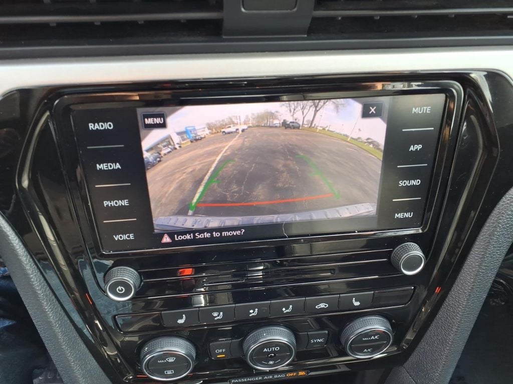 2022 Volkswagen Passat 2.0T SE