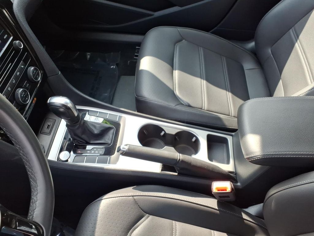 2022 Volkswagen Passat 2.0T SE