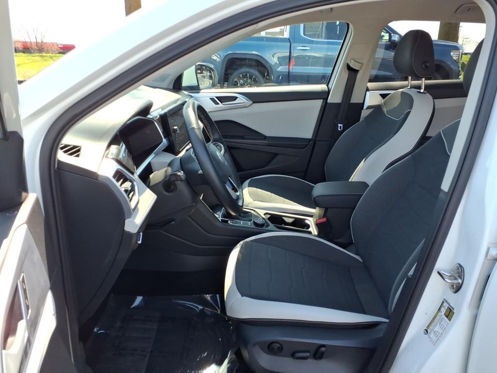 2025 Volkswagen Taos 1.5T SE