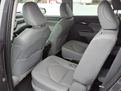 2022 Toyota Highlander Hybrid XLE