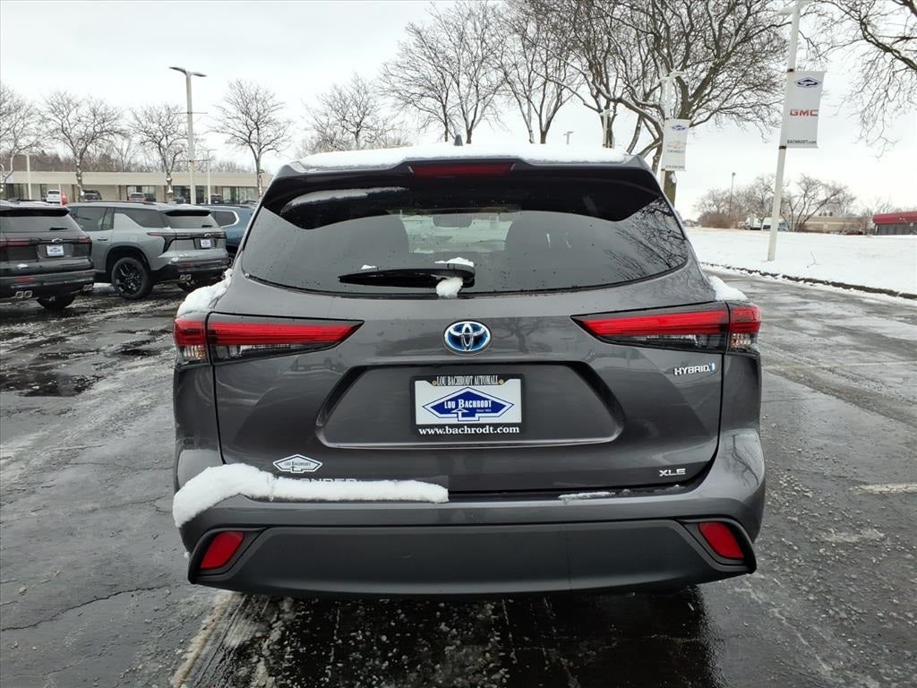 2022 Toyota Highlander Hybrid XLE