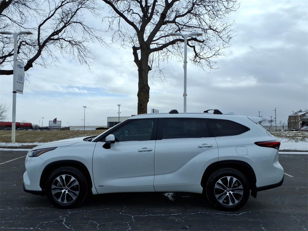2023 Toyota Highlander Hybrid XLE