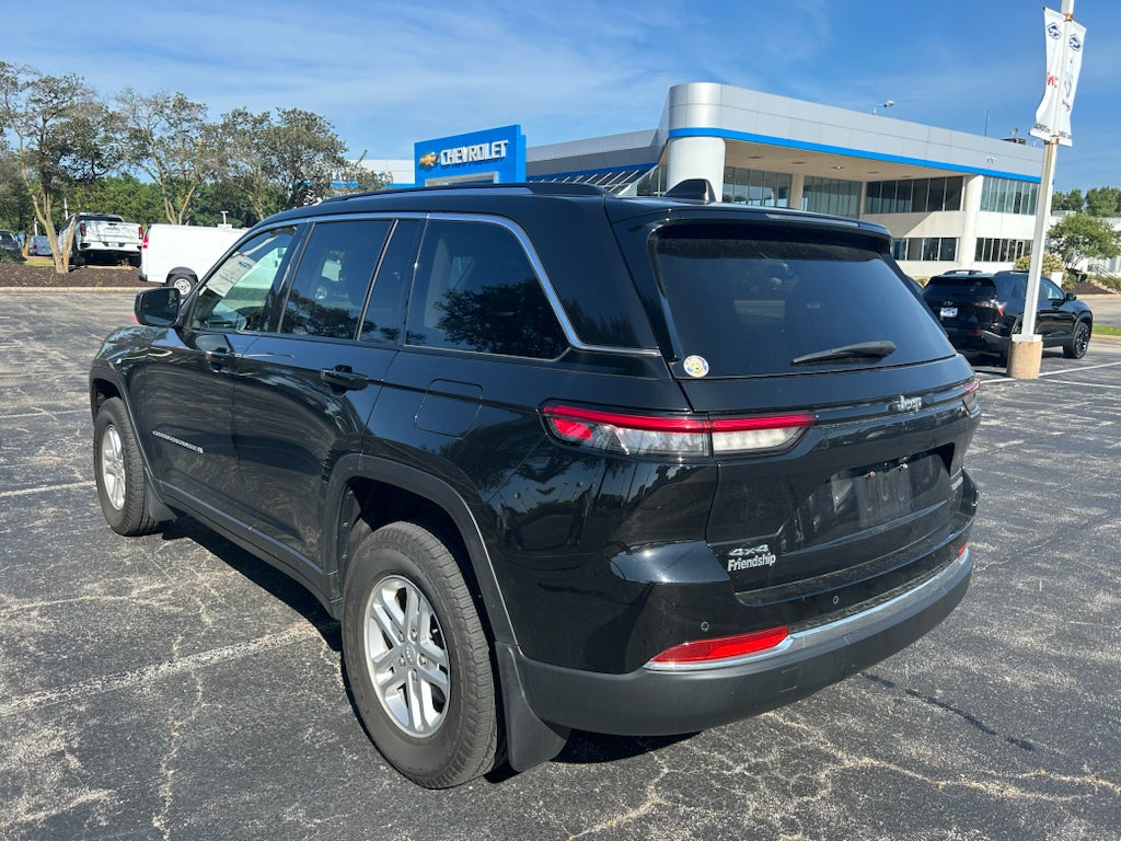2022 Jeep Grand Cherokee Laredo