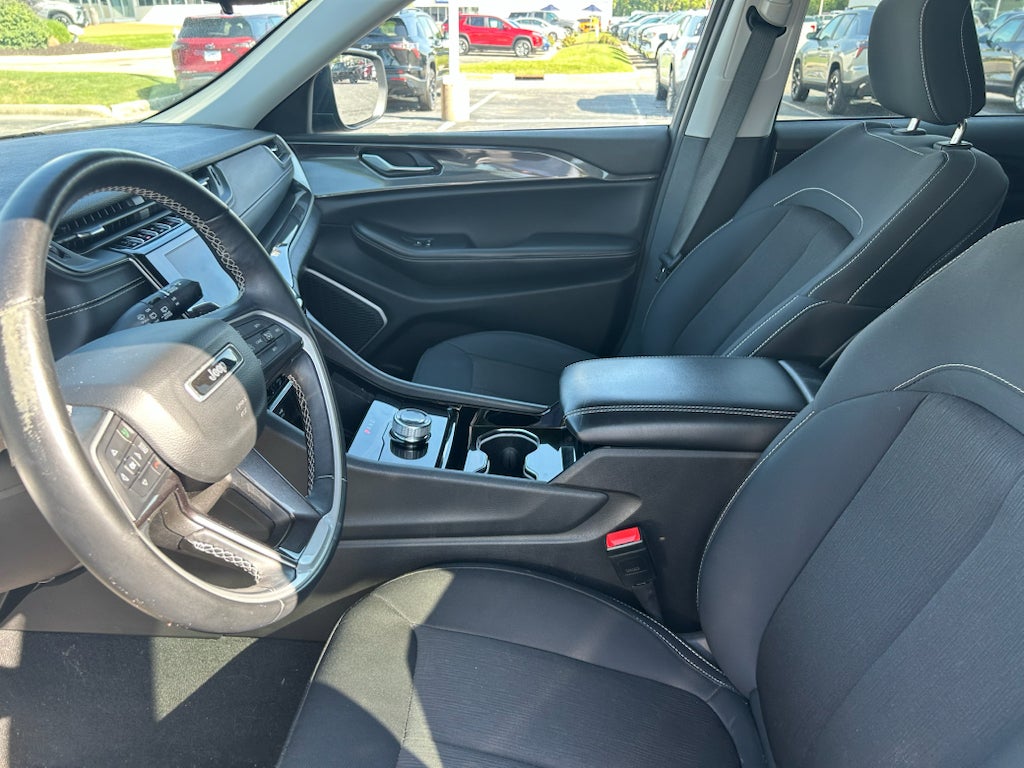 2022 Jeep Grand Cherokee Laredo