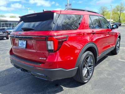 2025 Ford Explorer ST-Line