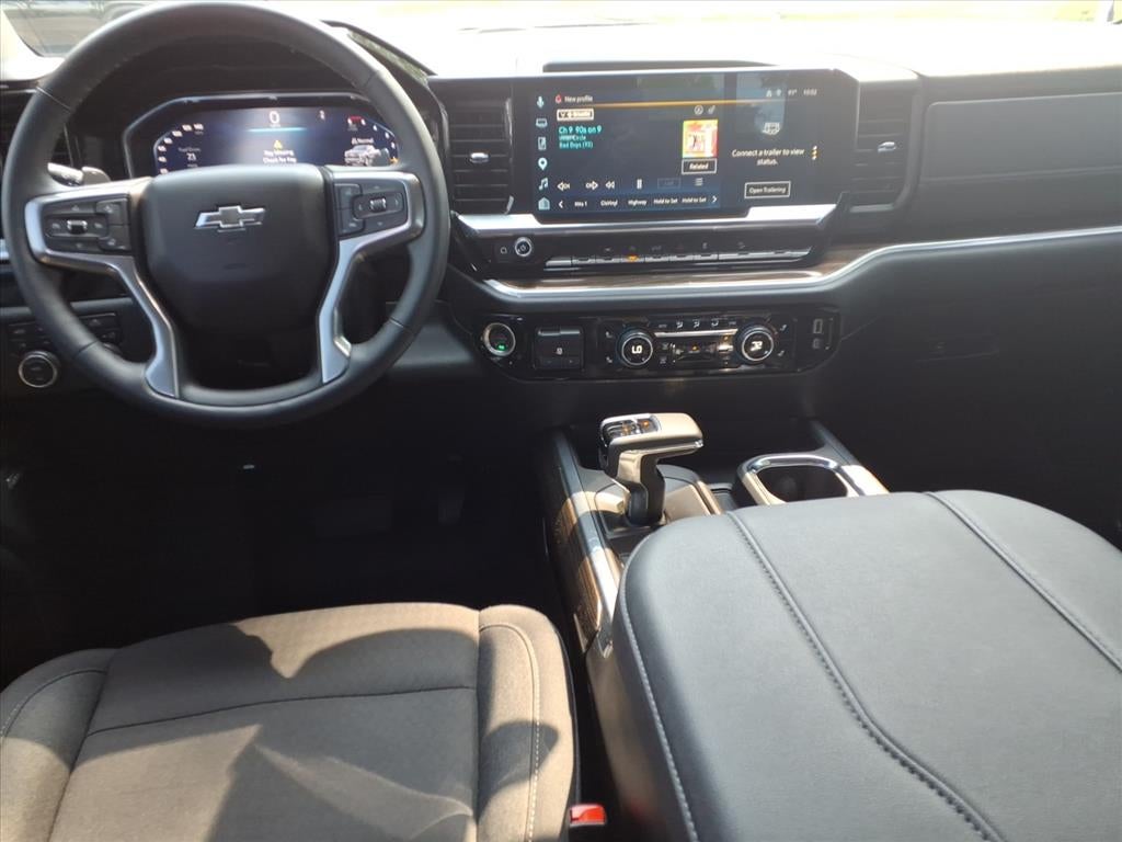 2025 Chevrolet Silverado RST