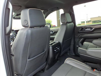 2025 GMC Yukon Elevation