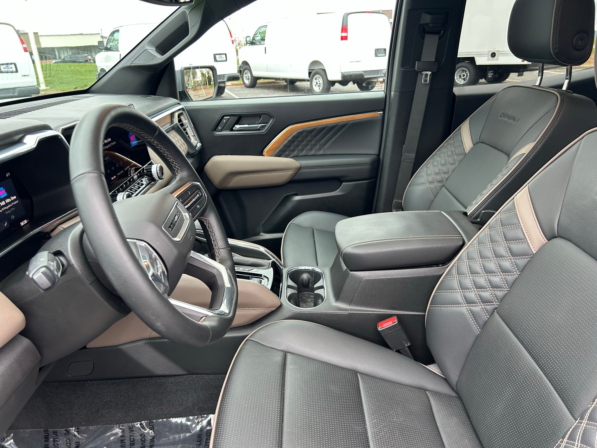 2024 GMC Canyon 4WD Denali