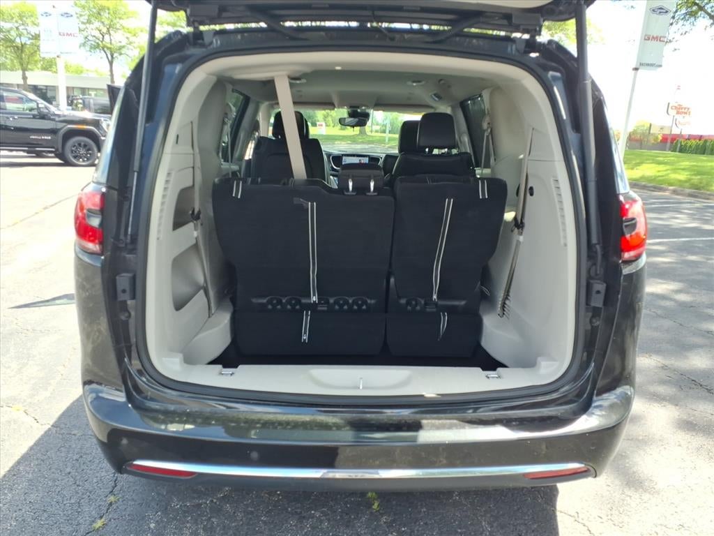 2024 Chrysler Pacifica Touring L
