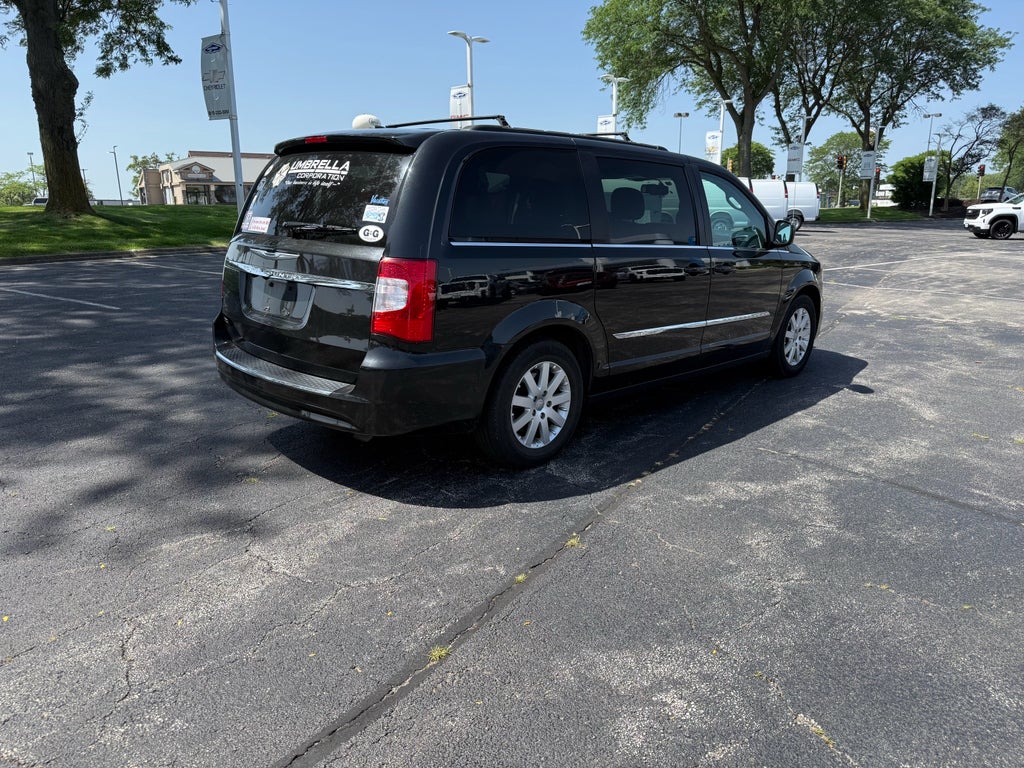 2016 Chrysler Town & Country Touring