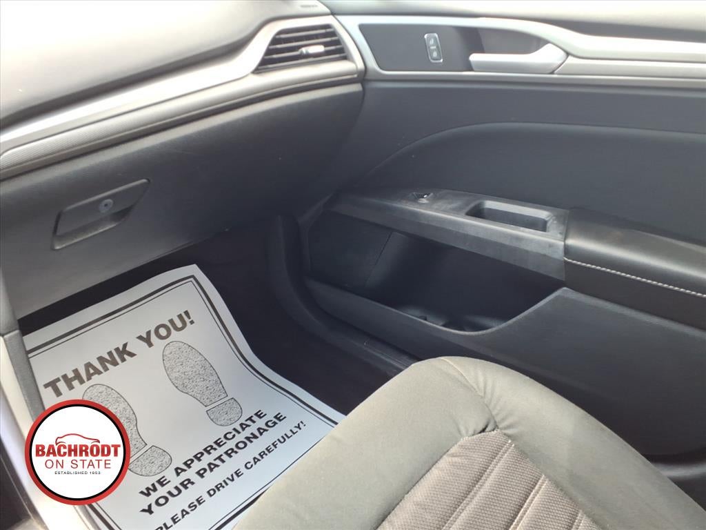 2020 Ford Fusion SE