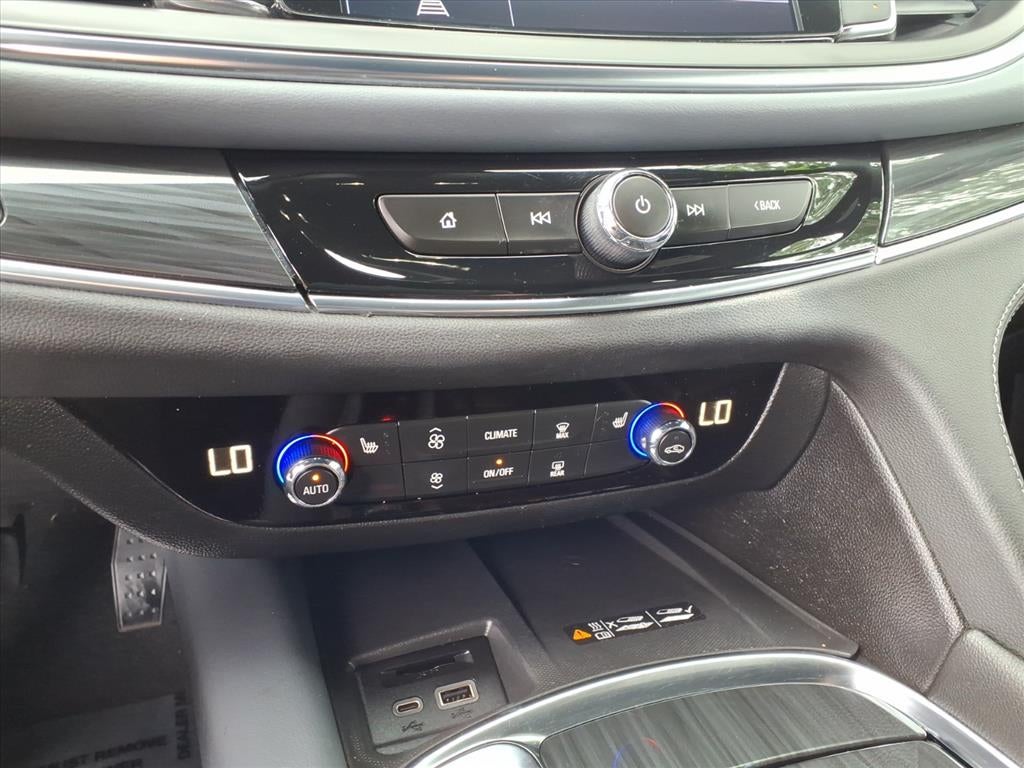 2024 Buick Enclave Essence