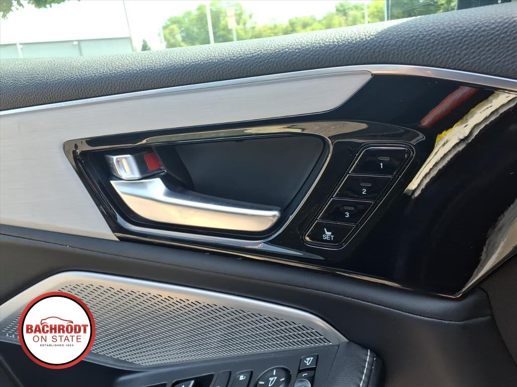 2023 Acura MDX w/Technology Package