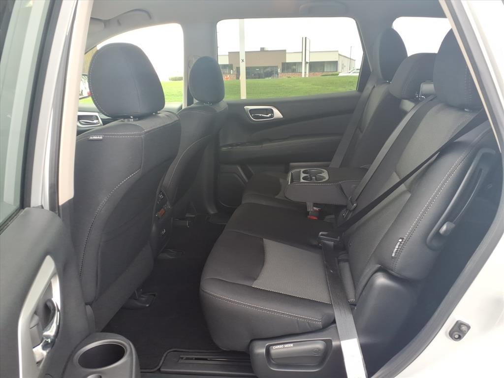 2020 Nissan Pathfinder S