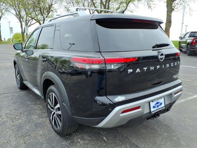 2025 Nissan Pathfinder Platinum
