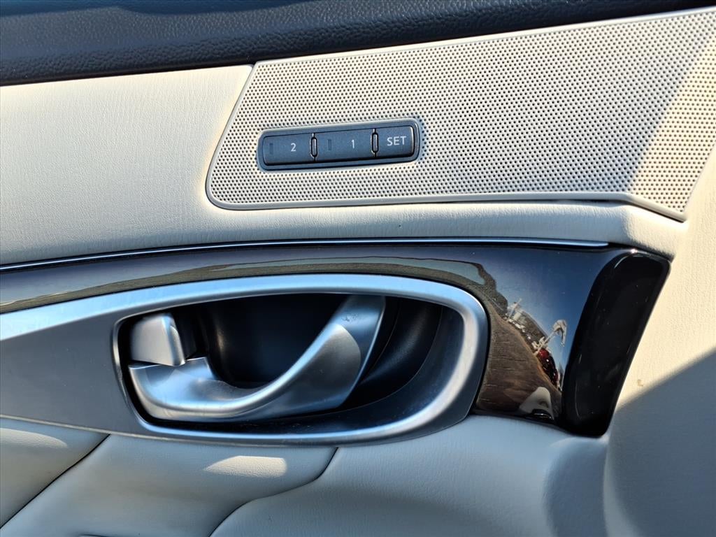 2013 INFINITI M37x Base