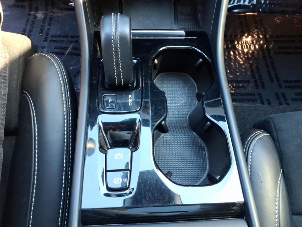 2022 Volvo XC40 R-Design