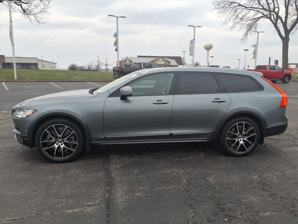 2018 Volvo V90 Cross Country T6