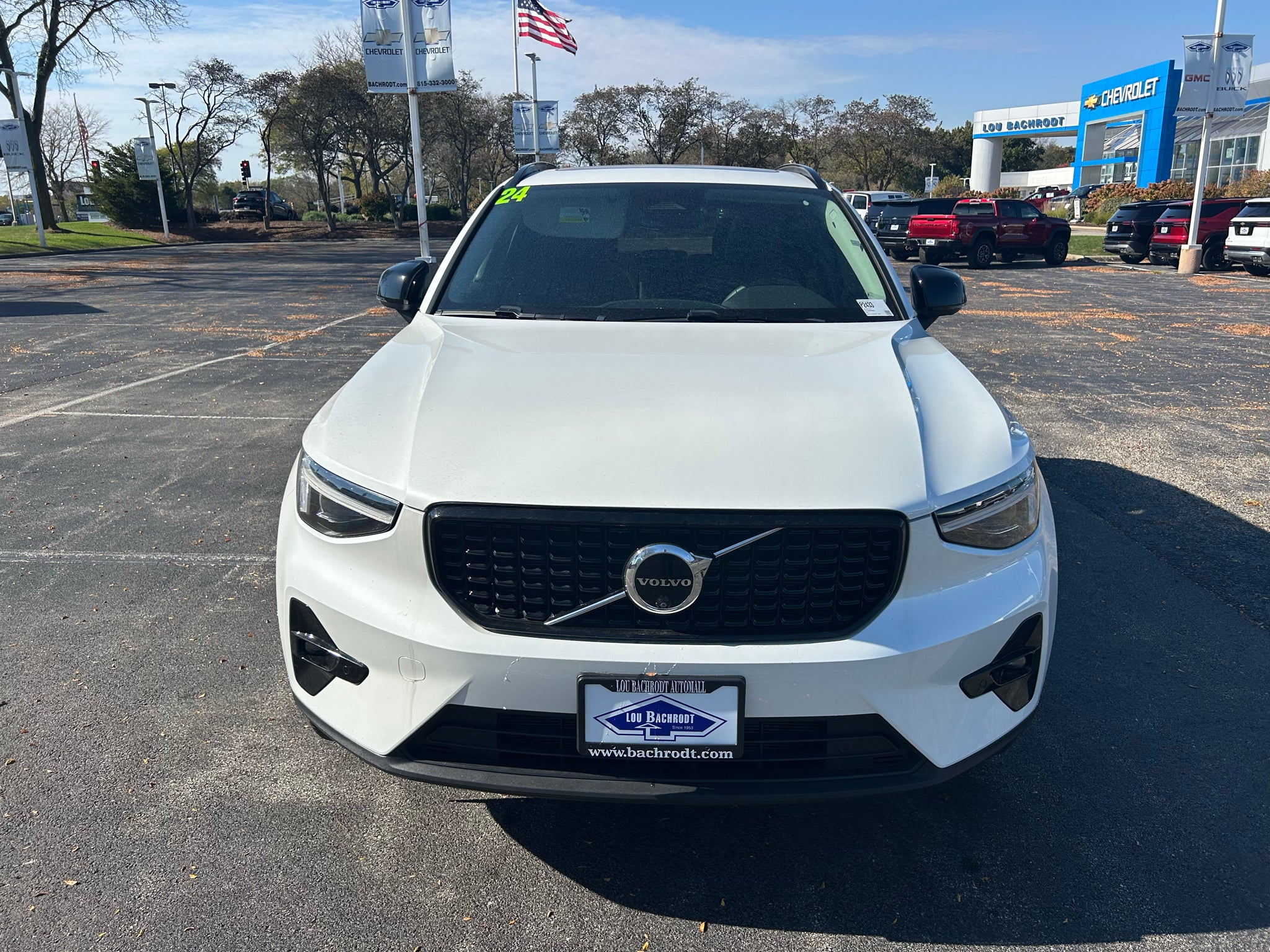 2024 Volvo XC40 Ultimate Dark Theme